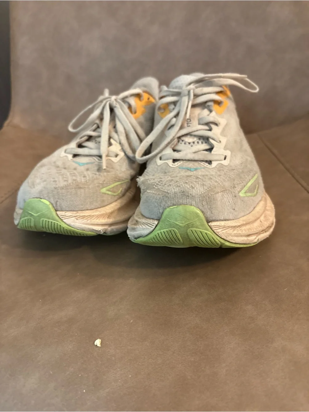 Hoka Clifton 9 cream peach comfortable walking running shoes size 7B